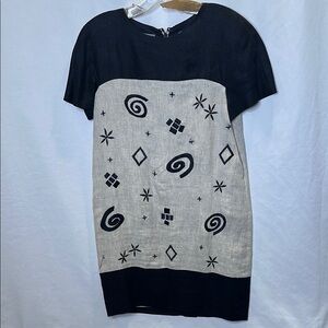 Liz Claiborne Petite dress in Sz 8.  Black and tan linen w/embroidered front.EUC